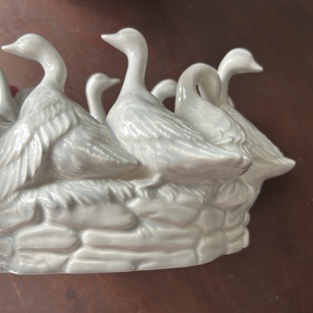 Vintage Gaggle Of 10 Geese Planter - Picture 11 of 13